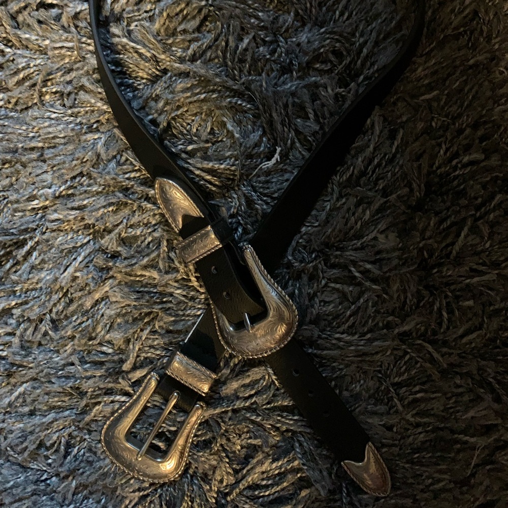 Black double buckle belt